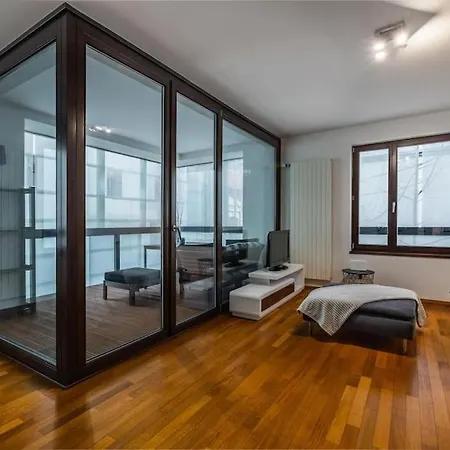 Modern Spacious Flat With A Terrace And A Parking Prag Exterior foto