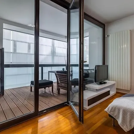 Modern Spacious Flat With A Terrace And A Parking Prag Exterior foto