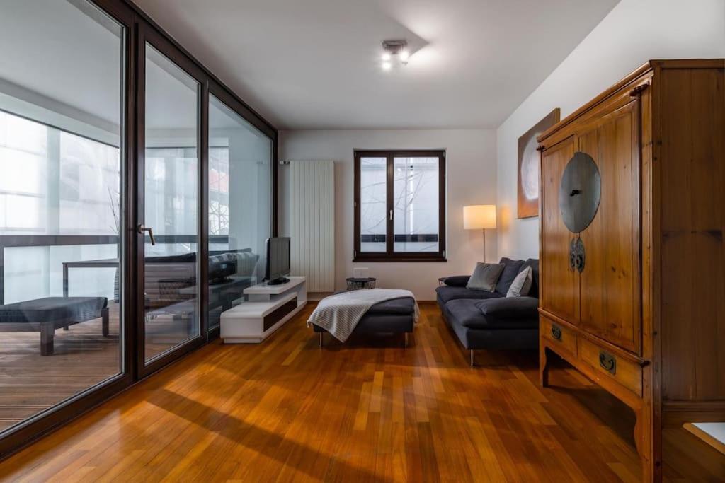 Modern Spacious Flat With A Terrace And A Parking Апартаменты