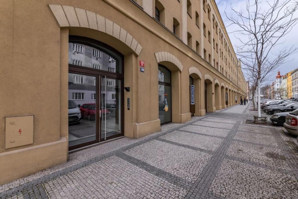 Apartmán Modern Spacious Flat With A Terrace And A Parking *